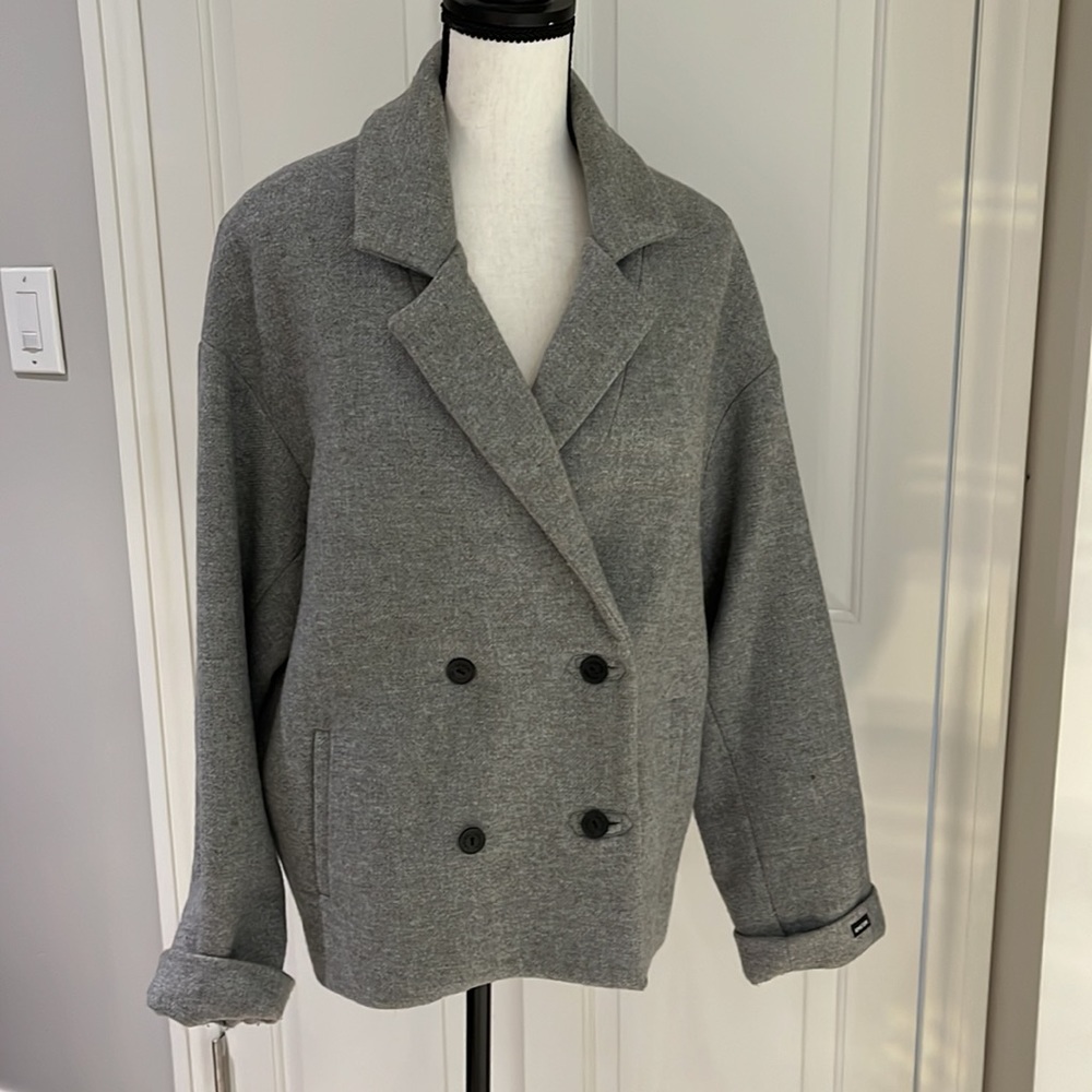 Amator grey pea coat